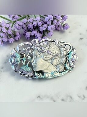 🩶JONETTE JEWELRY🩶Vintage Pewter Art Nouveau Floral Woman Brooch/NWOT